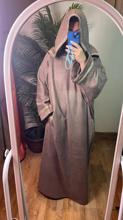 Winter Isdal Abaya