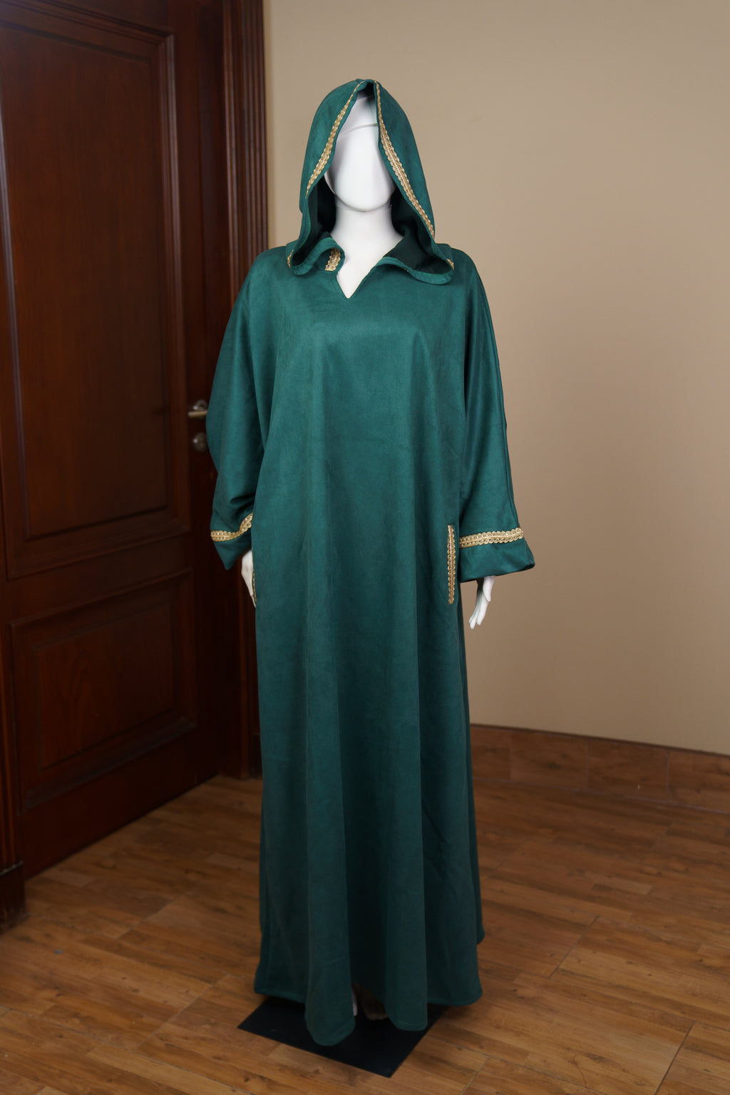Winter Isdal Abaya