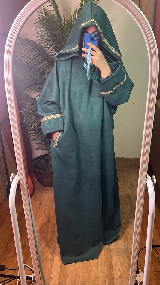 Winter Isdal Abaya